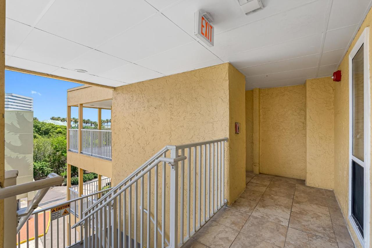 Wake Up To The Ocean Breeze - Enjoy Amazing Views Villa Tampa Kültér fotó